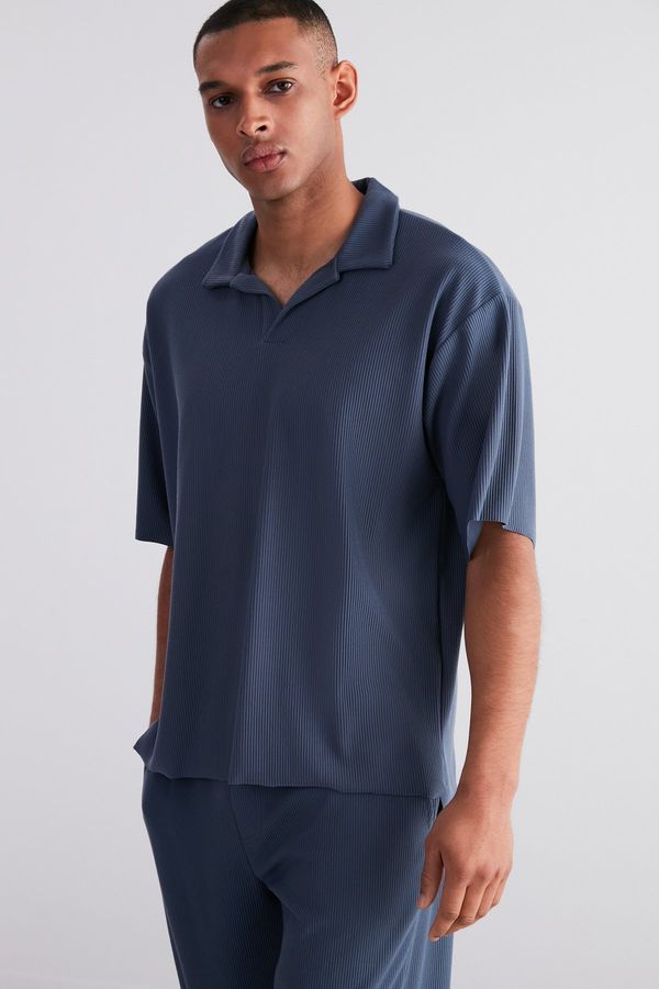 Trendyol Trendyol Indigo Limited Edition Oversize Textured Anti-Wrinkle Ottoman Polo Neck T-Shirt