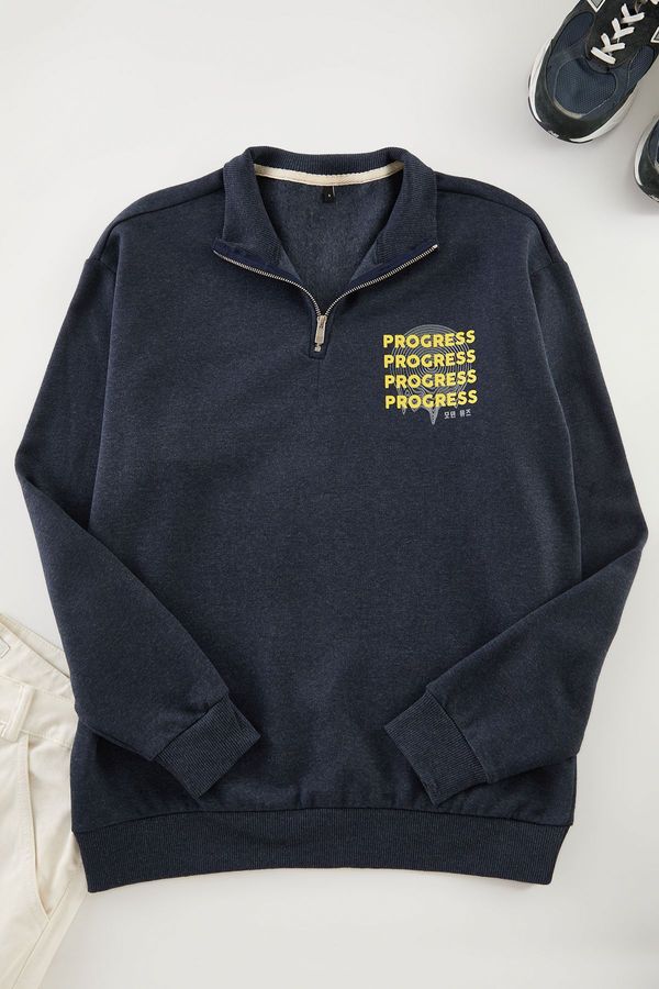 Trendyol Trendyol Indigo Oversize/Wide Cut Zippered Text Printed Inside Fleece Cotton Sweatshirt