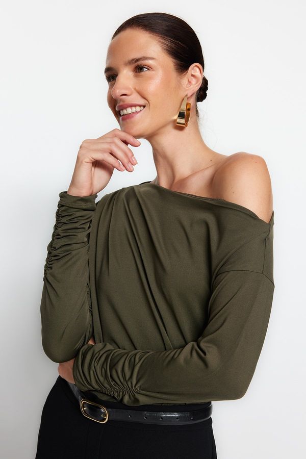 Trendyol Trendyol Khaki Asimetrični ovratnik Flowy Stretchy pletena bluza