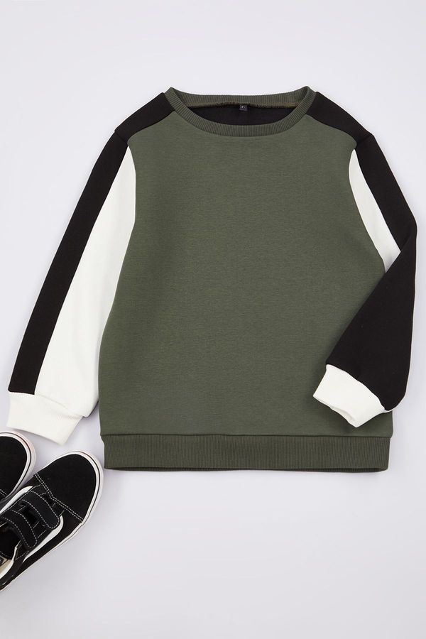 Trendyol Trendyol Khaki Boy Color Block Knitted Sweatshirt