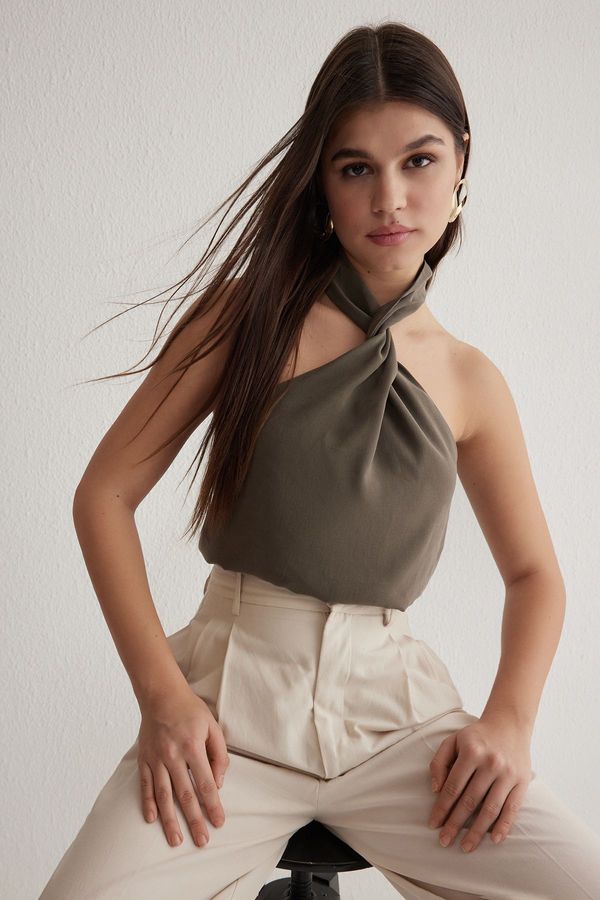 Trendyol Trendyol Khaki Modal Weightlifting Neck Knotted Woven Blouse