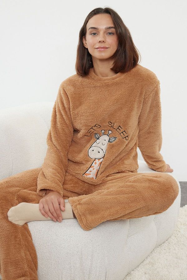 Trendyol Trendyol Light Brown Animal Embroidered Wellsoft Knitted Pajama Set