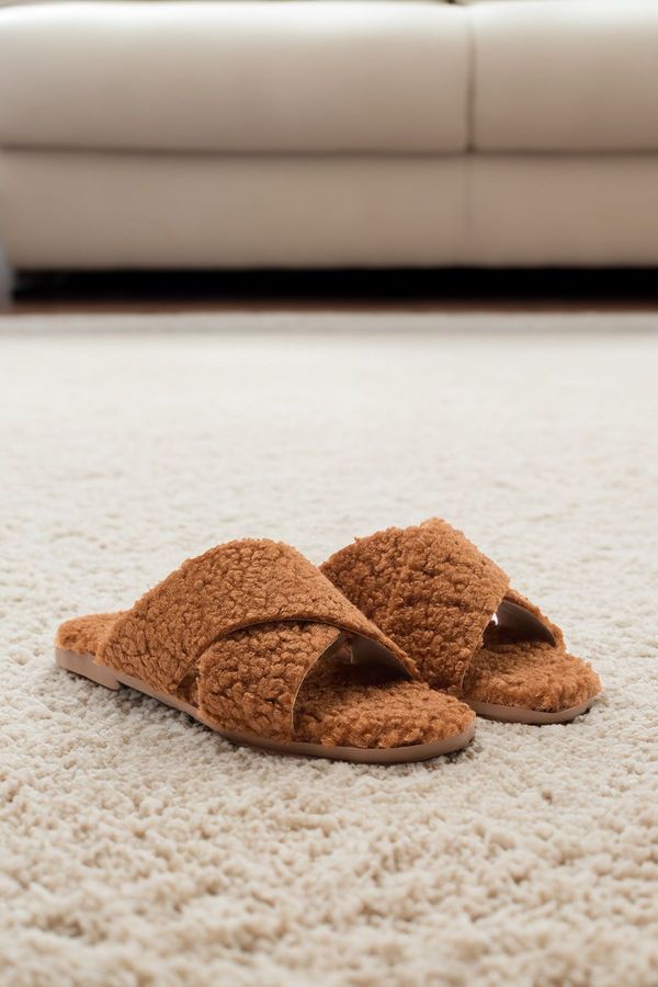 Trendyol Trendyol Light Brown Fur Detailed Cross Strap Women's Slippers