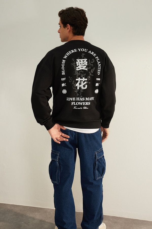 Trendyol Trendyol Limited Edition Black Crew Neck Long Sleeve Sweatshirt