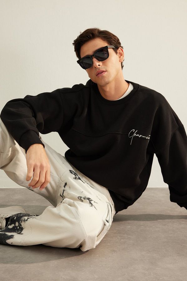 Trendyol Trendyol Limited Edition Black Oversize/Wide Cut Designer Embroidered Fleece Sweatshirt