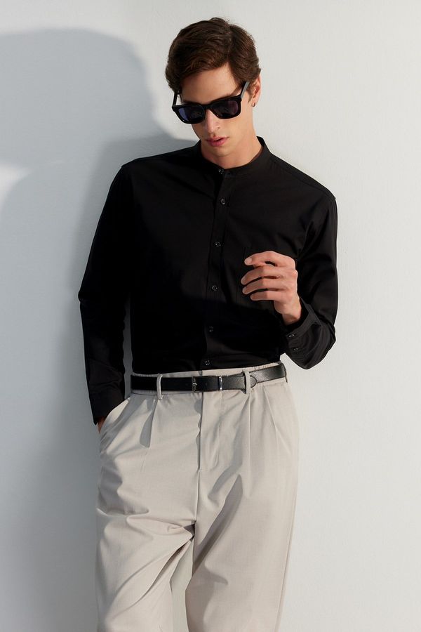 Trendyol Trendyol Limited Edition Black Regular Fit Crew Collar Shirt