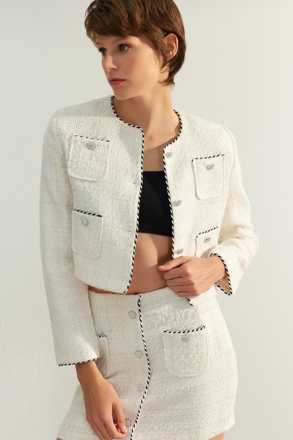 Trendyol Trendyol Limited Edition Ecru Crop Woven Jacket