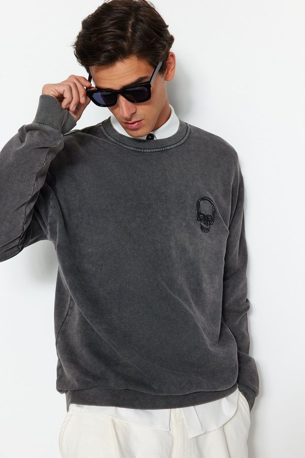 Trendyol Trendyol Limited Edition Gray Relaxed/Comfortable Cut Pale Effect 100% Cotton Embroidered Sweatshirt