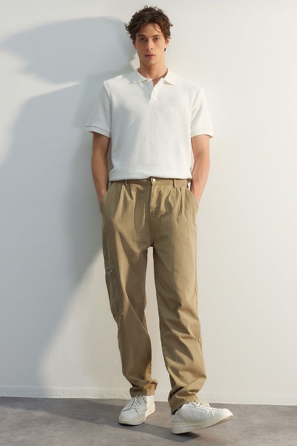 Trendyol Trendyol Limited Edition Khaki Men's Wide Fit Pleated Trousers