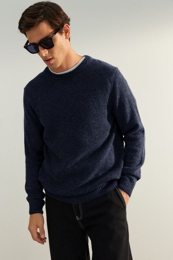 Trendyol Trendyol Limited Edition Navy Blue Regular Crew Neck Plain Knitted Sweater