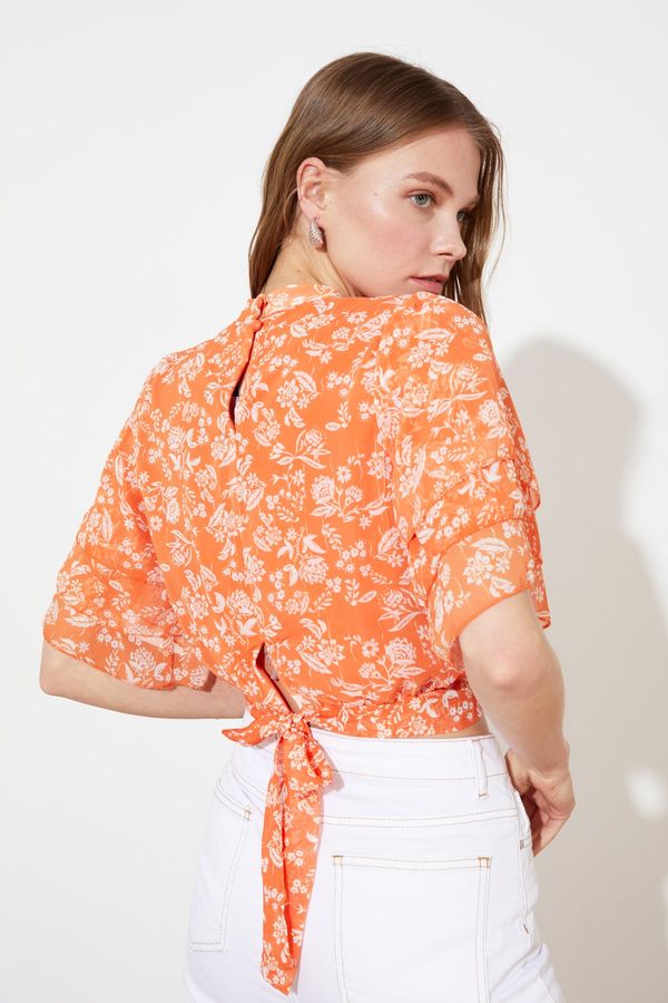 Trendyol Trendyol Multicolored Crop Back Detailed High Collar Chiffon Woven Blouse