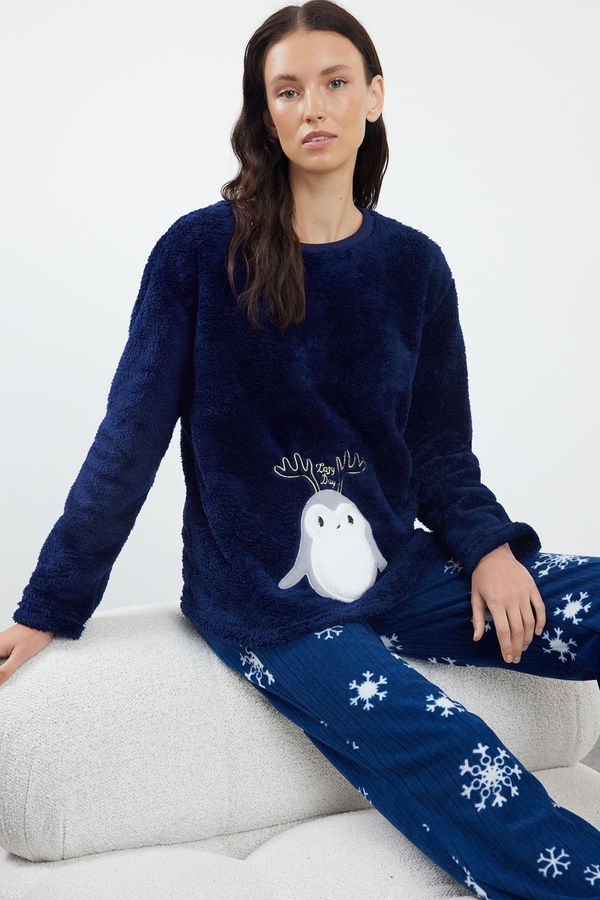 Trendyol Trendyol Navy Blue Animal and Winter Patterned Wellsoft Knitted Pajama Set