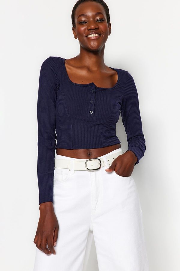 Trendyol Trendyol Navy Blue Button Detailed Square Neck Fitted Flexible Crop Knitted Blouse