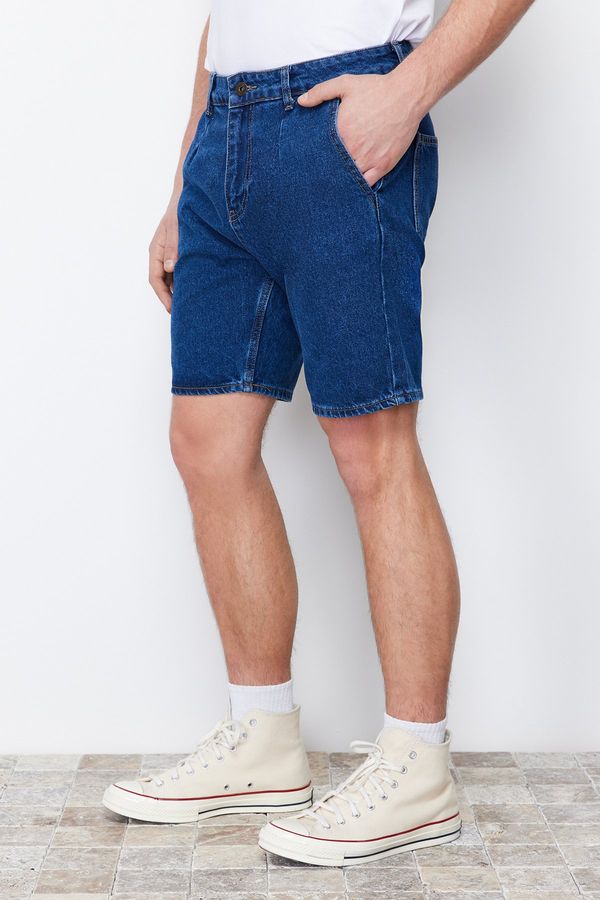 Trendyol Trendyol Navy Blue Pleated Regular Shorts & Bermuda