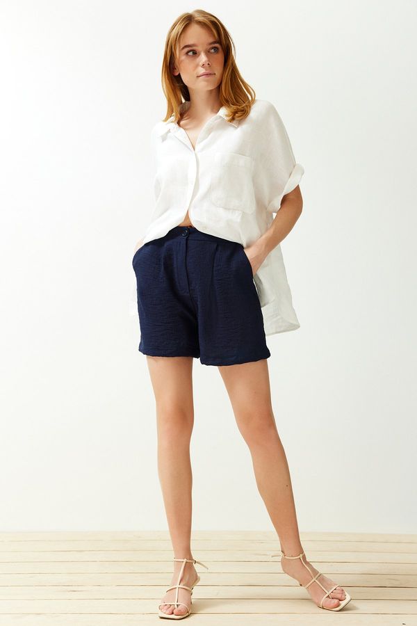Trendyol Trendyol Navy Blue Pocket Regular Fit Woven Shorts