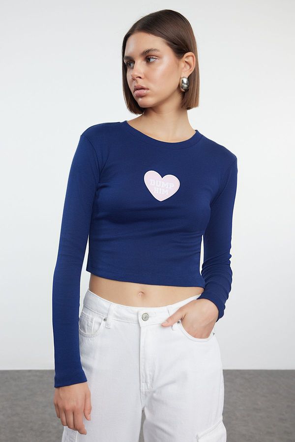 Trendyol Trendyol Navy Blue Slogan Printed Crop/Short Fitted/Closed Knitted Blouse