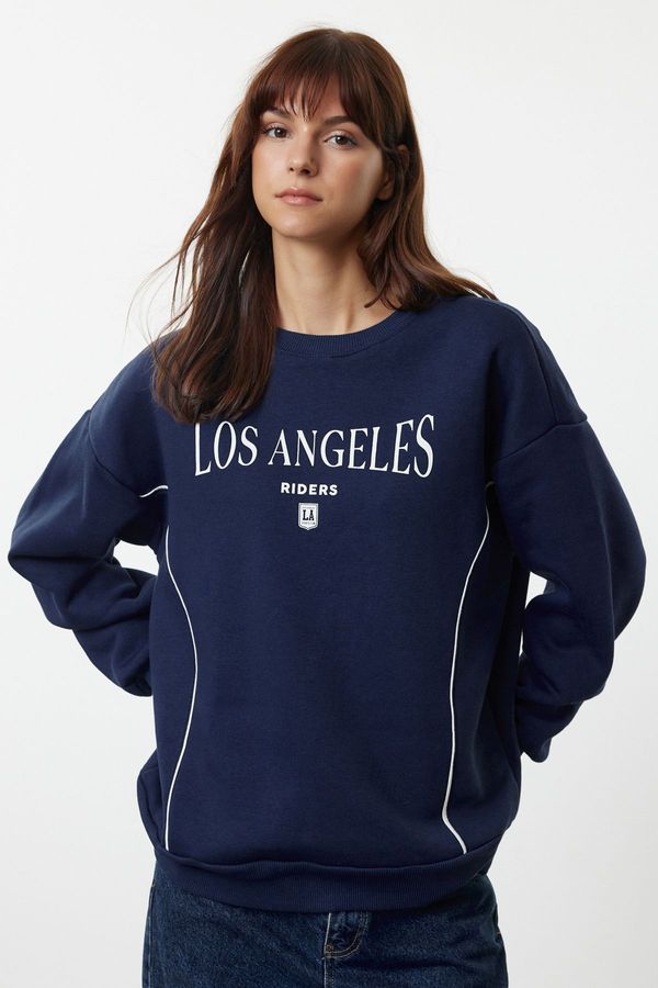 Trendyol Trendyol Navy Blue Slogan Printed Oversize/Wide Fit Thick Inside Fleece Knitted Sweatshirt