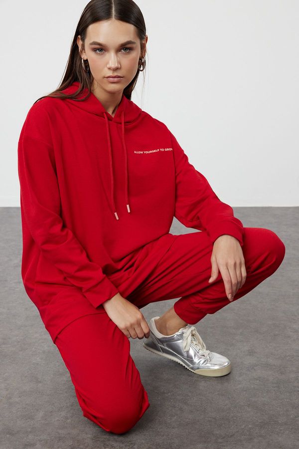 Trendyol Trendyol Red Hooded Slogan Printed Knitted Tracksuit