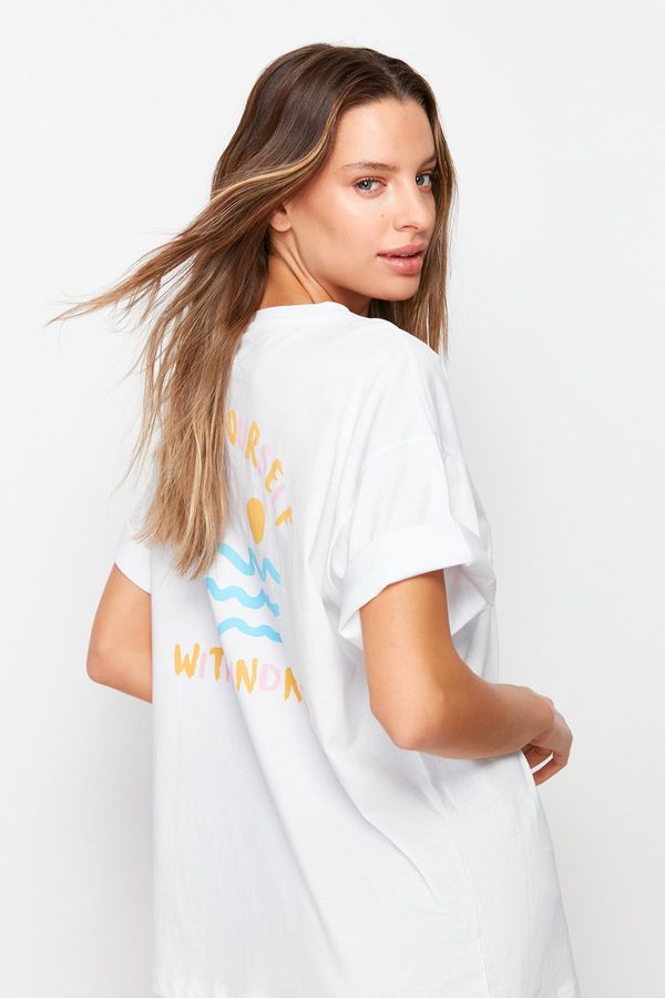 Trendyol Trendyol White 100% Cotton Boyfriend Knitted T-Shirt with Back and Chest Print