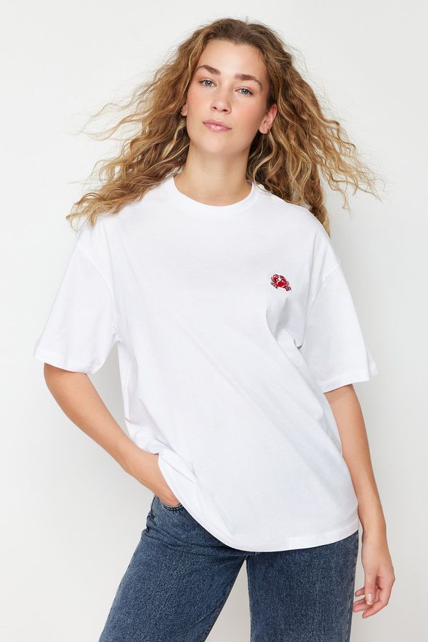 Trendyol Trendyol White 100% Cotton Embroidered Oversize/Wide Fit Crew Neck Knitted T-Shirt
