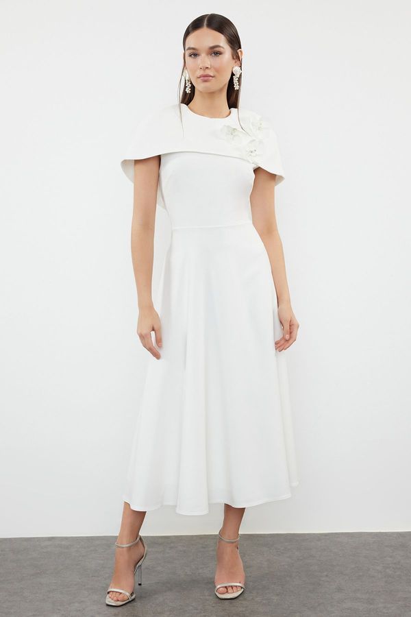 Trendyol Trendyol White A-Cut Rose Detailed Woven Elegant Evening Dress
