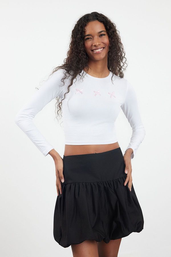 Trendyol Trendyol White Bow Detailed Crop/Short Slim/Fitting Knitted Blouse