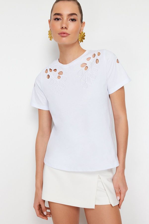 Trendyol Trendyol White Brode Embroidered Basic/Regular Fit Knitted T-Shirt