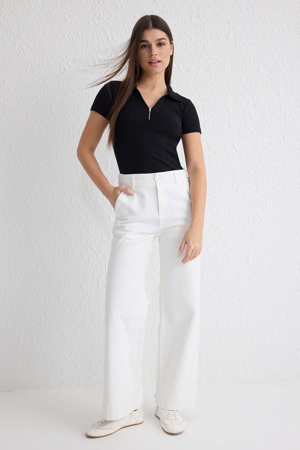 Trendyol Trendyol White Button Detail High Waist Wide Leg Jeans