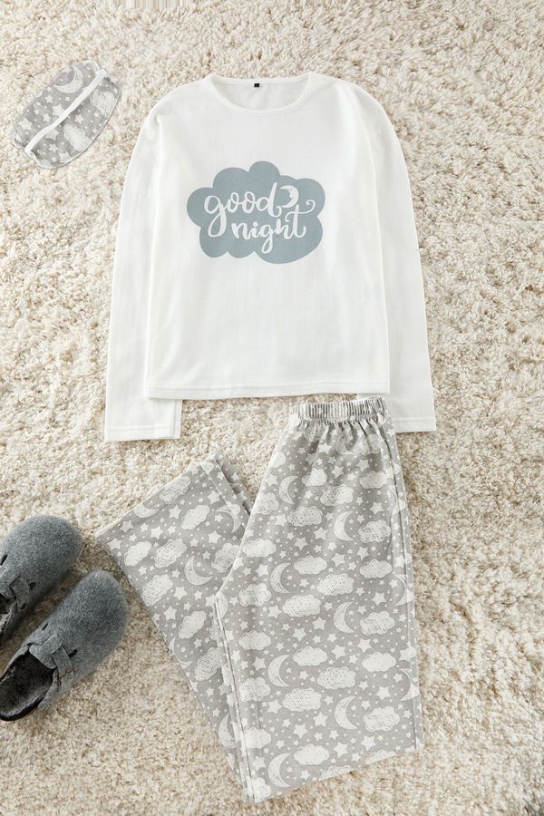 Trendyol Trendyol White Cotton Galaxy Patterned Slogan Knitted Pajama Set