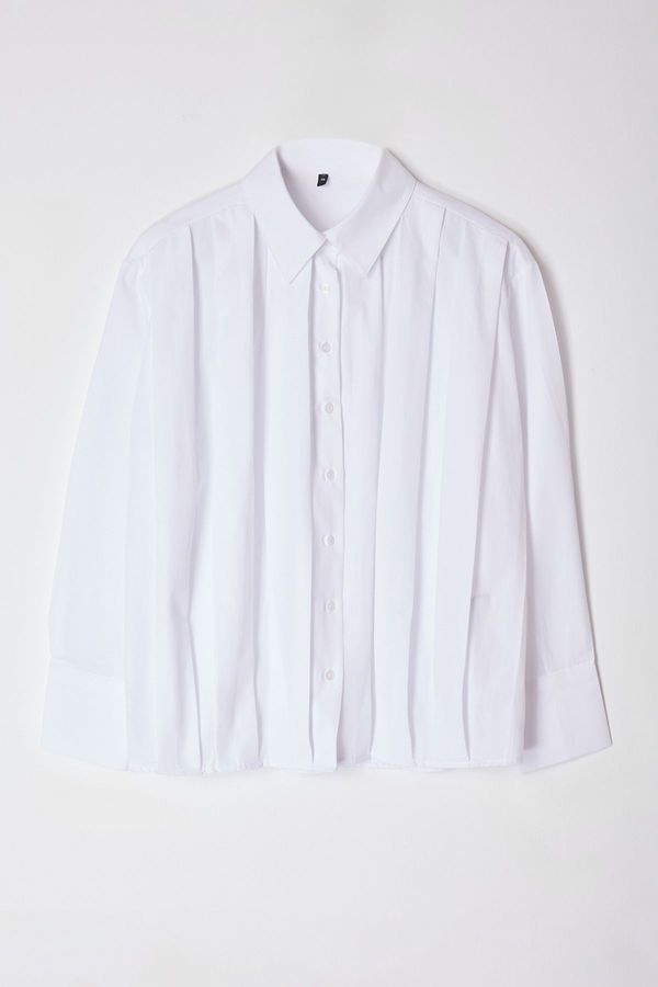 Trendyol Trendyol White Front Pleat Detailed Oversize Wide Fit Woven Shirt