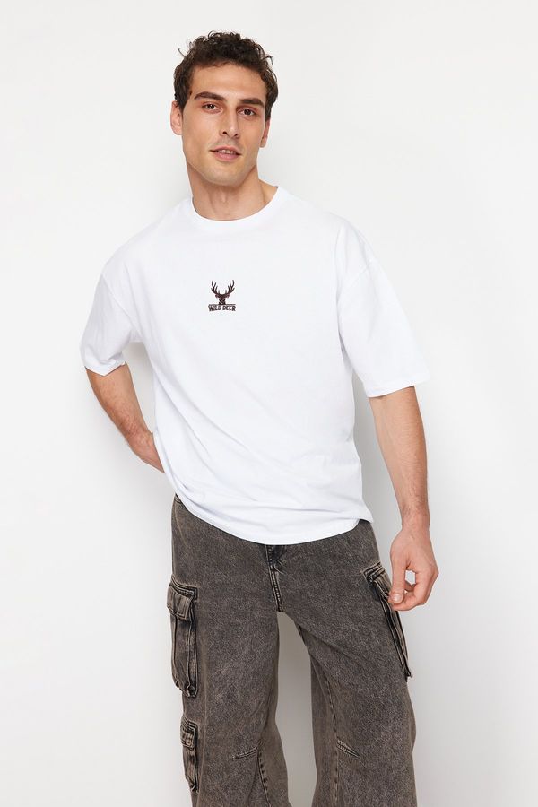 Trendyol Trendyol White Oversize Deer Embroidered 100% Cotton T-Shirt