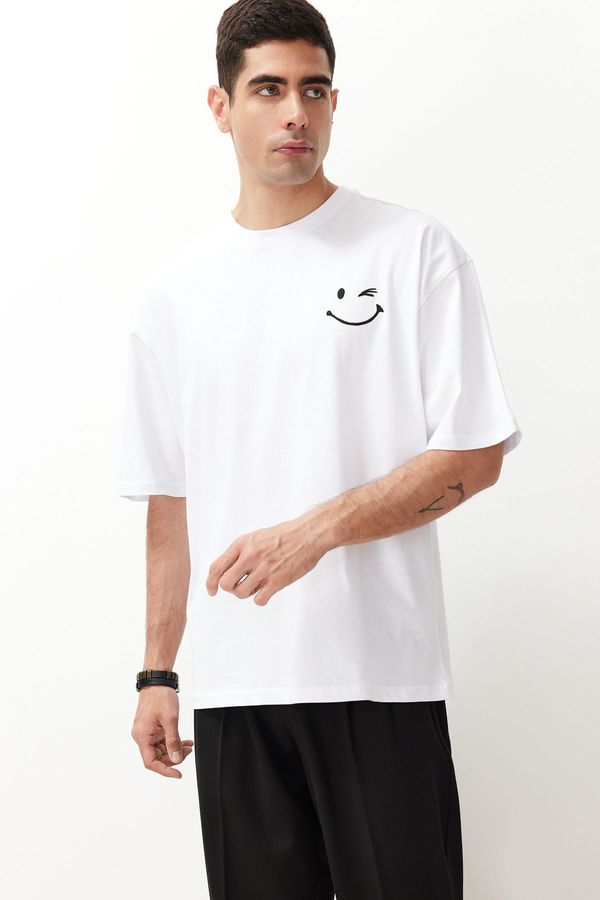 Trendyol Trendyol White Oversize/Wide Cut Embroidered 100% Cotton T-Shirt
