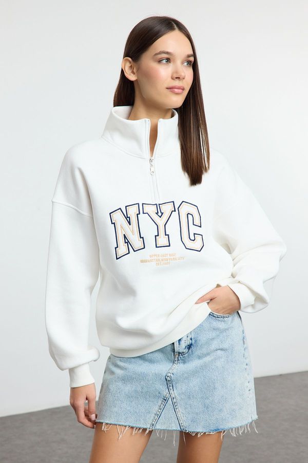 Trendyol Trendyol White Oversize/Wide Pattern Slogan Embroidered Zippered Collar Knitted Sweatshirt