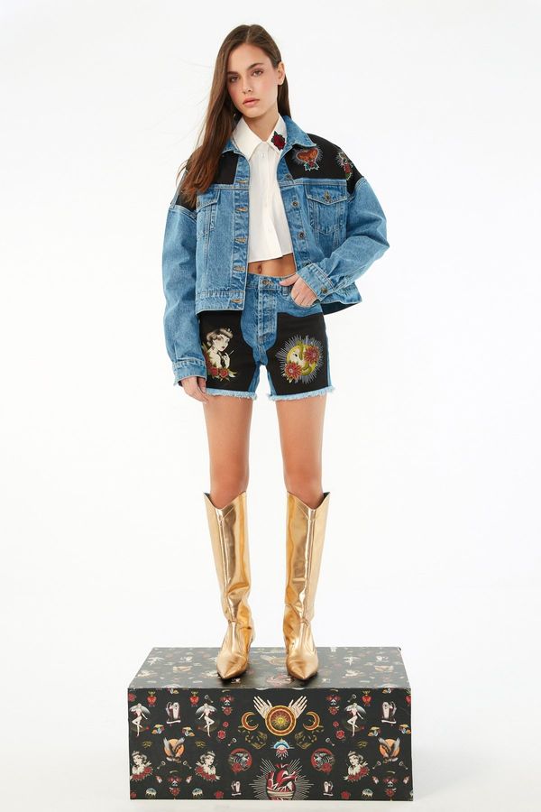 Trendyol Trendyol X Zeynep Tosun Blue Printed Denim Shorts