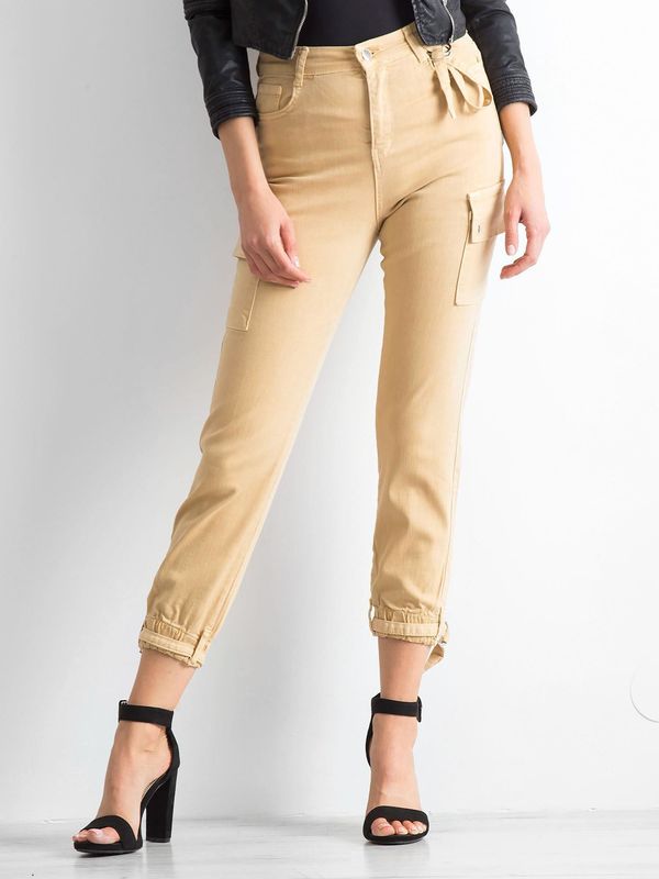 Fashionhunters Trousers with pockets, beige