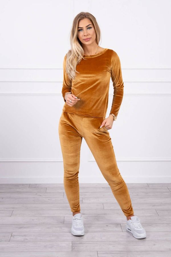 Kesi Velour set with ruffles on the back camel