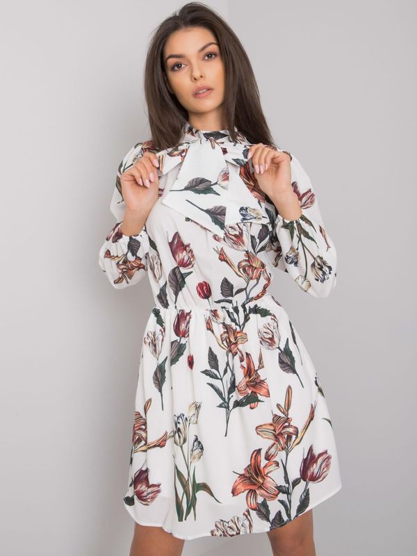 Fashionhunters White dress with Akilah RUE PARIS prints