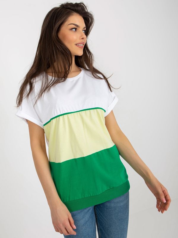Fashionhunters White-green loose basic blouse with short sleeves