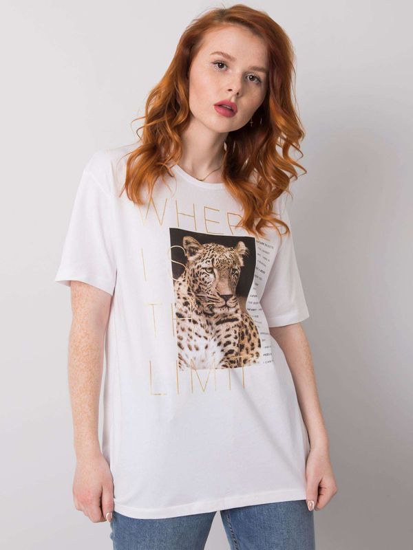 Fashionhunters White T-shirt with animal print