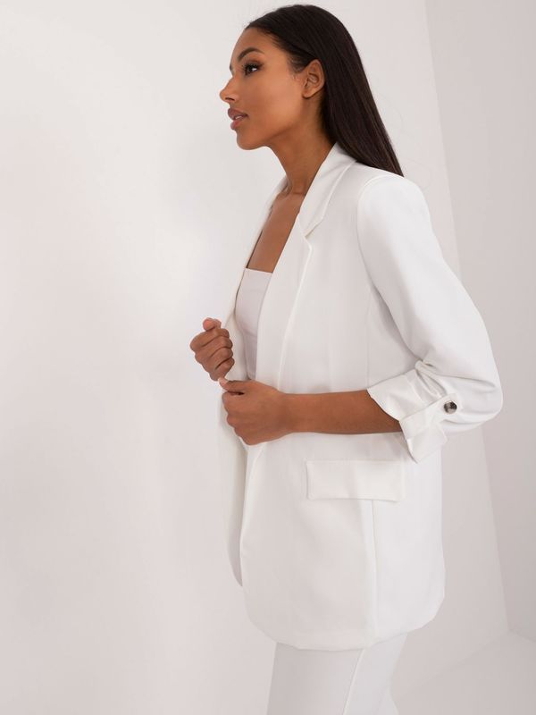 Fashionhunters White women's blazer with 3/4 sleeves OCH BELLA