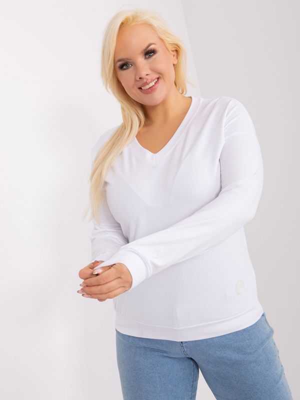 Fashionhunters White women's plus size blouse with patch