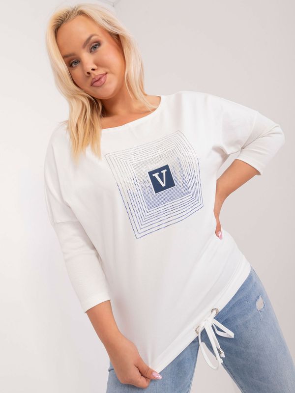 Fashionhunters Women's blouse Ecru plus size with print