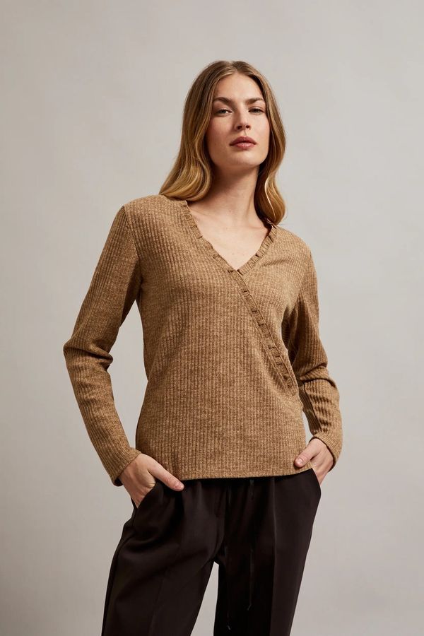 Moodo Women's blouse with ribbed V-neck MOODO - beige