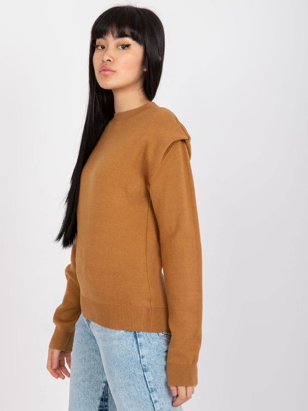 Fashionhunters Women's camel classic sweater with viscose