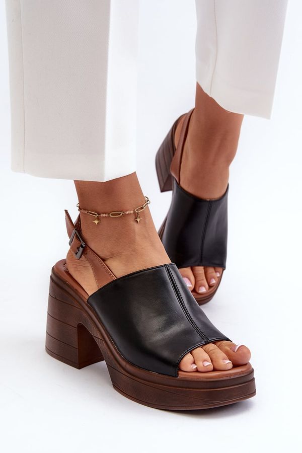 Kesi Women's eco-leather sandals with chunky heel and platform, black Meeyah