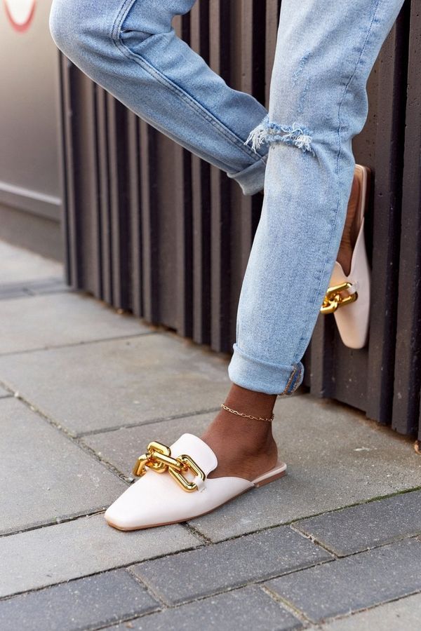 Kesi Women's Flip-flops with chain beige Call On Me