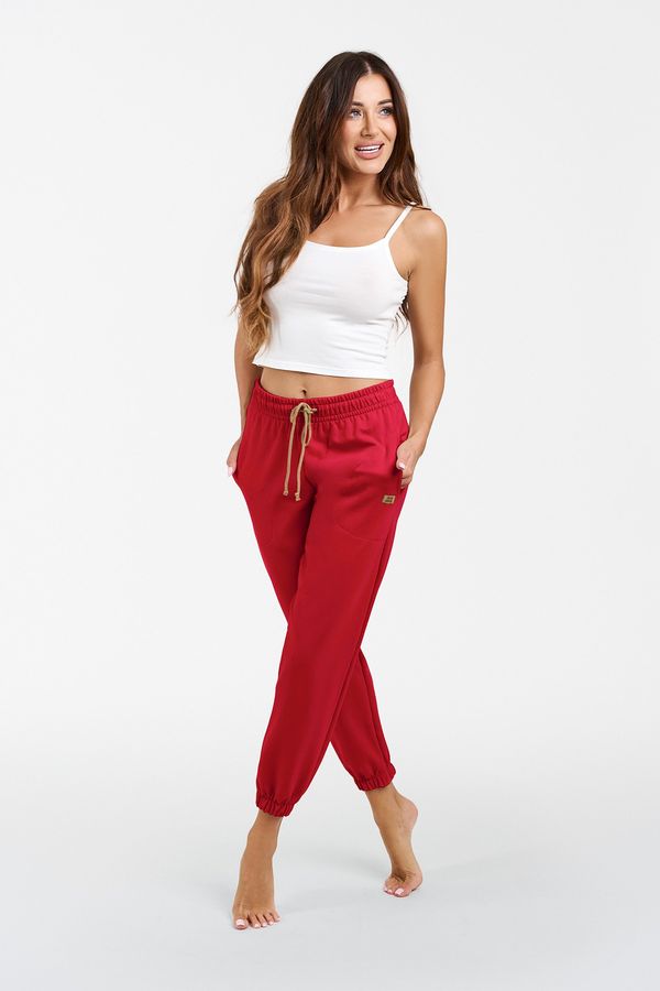 Italian Fashion Women's long trousers Viva - crimson