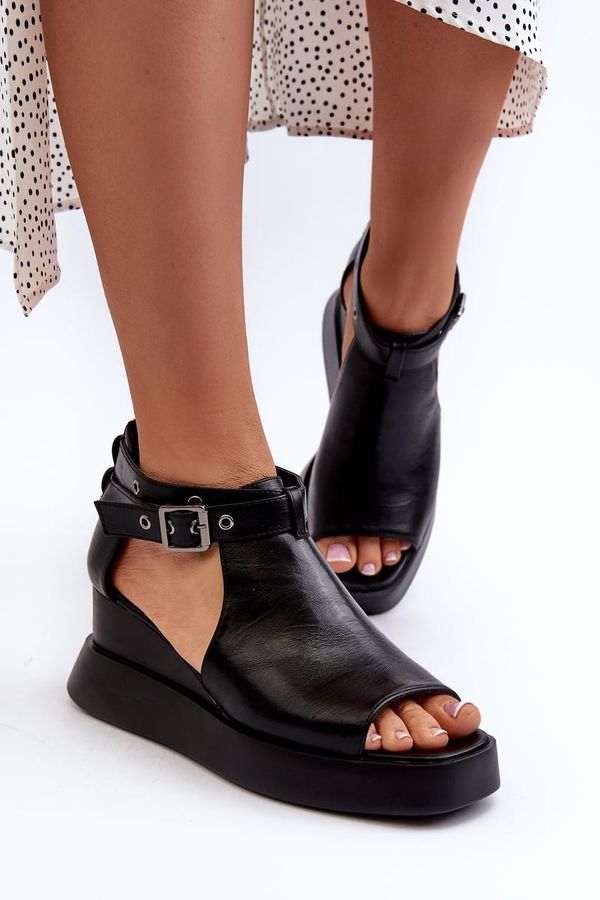 Kesi Women's platform sandals with gussets made of eco leather, black Hloeli