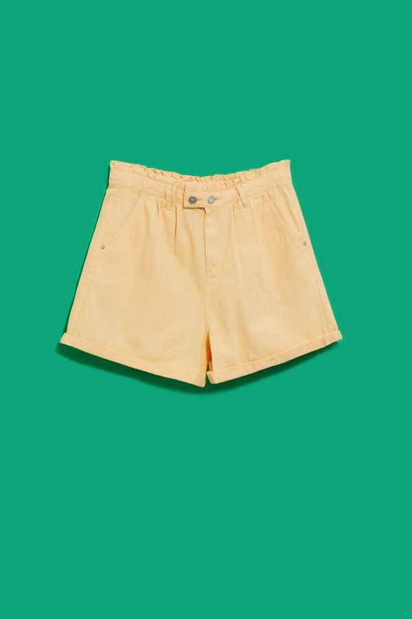 Moodo WOMEN'S SHORTS L-SH-4002 VANILLA