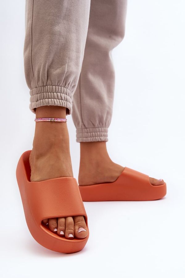 Kesi Women's slippers with thick soles, orange Oreithano